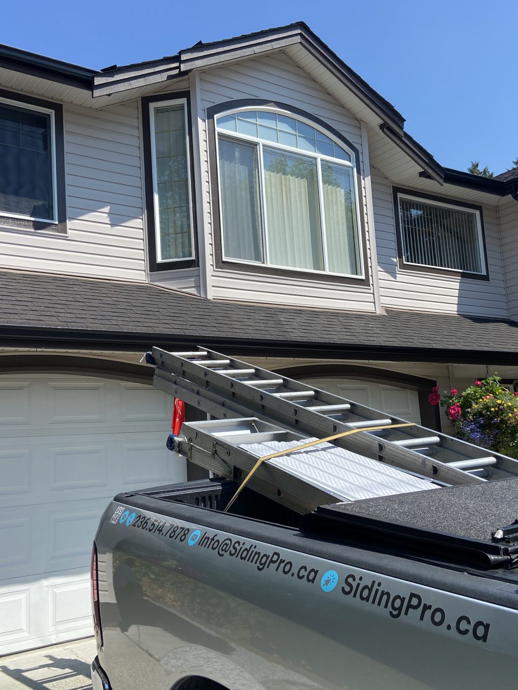 Wood trims work and caulking&nbsp;services.