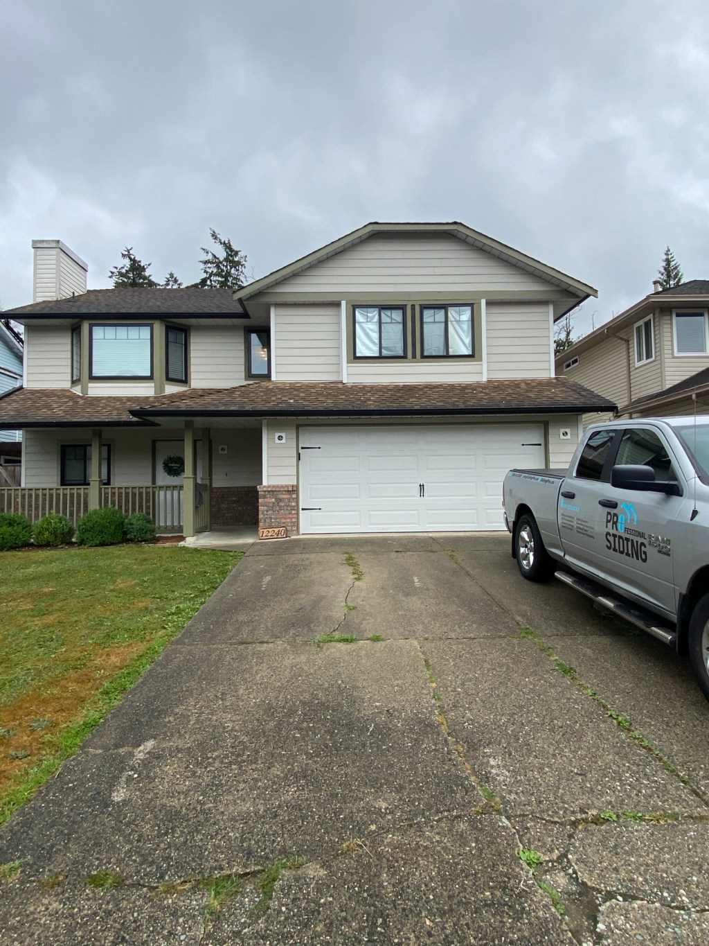 Hardie fibre cement and vinyl horizontal&nbsp;siding.