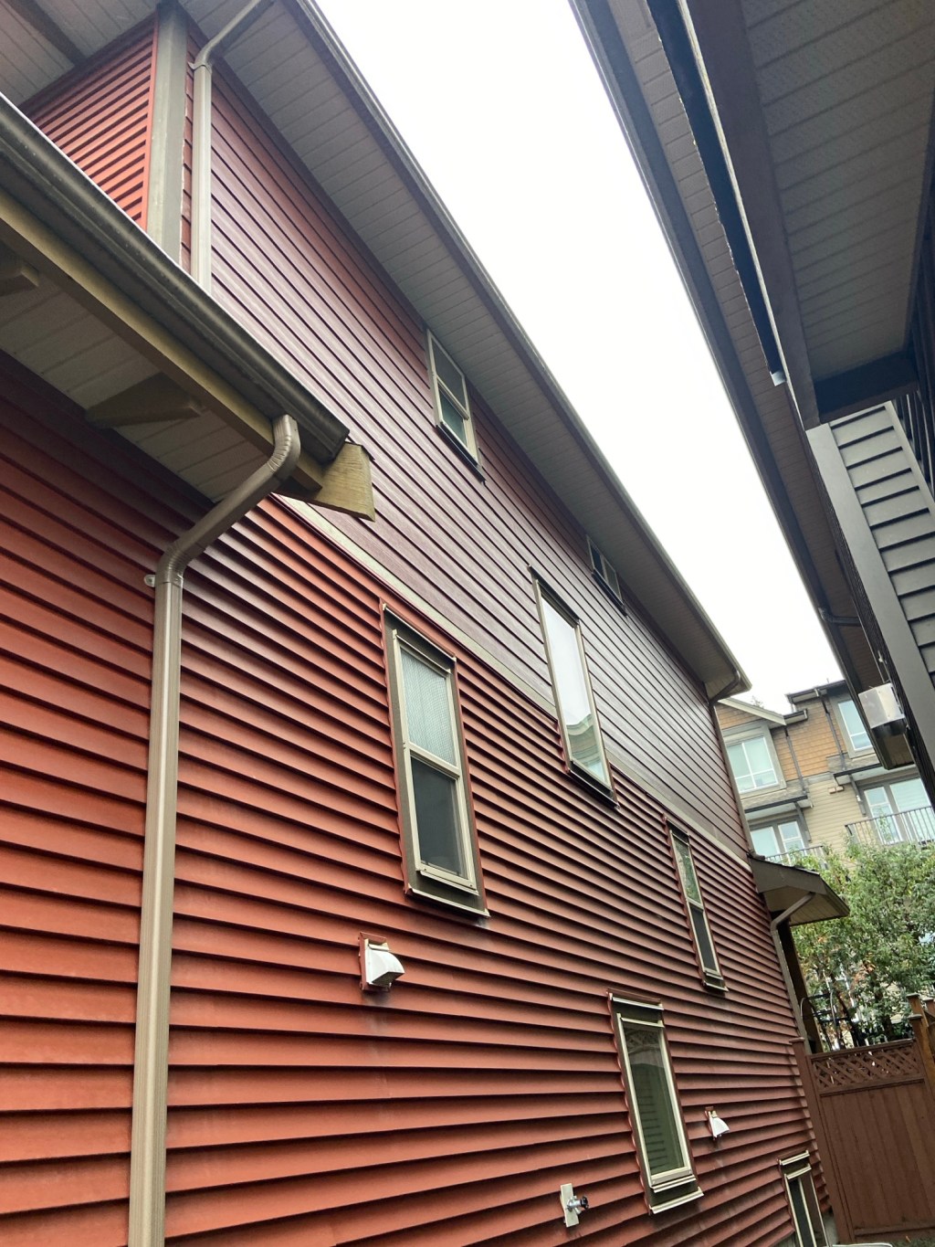 Hardie Fibre Cement Planks in Country&nbsp;Red.