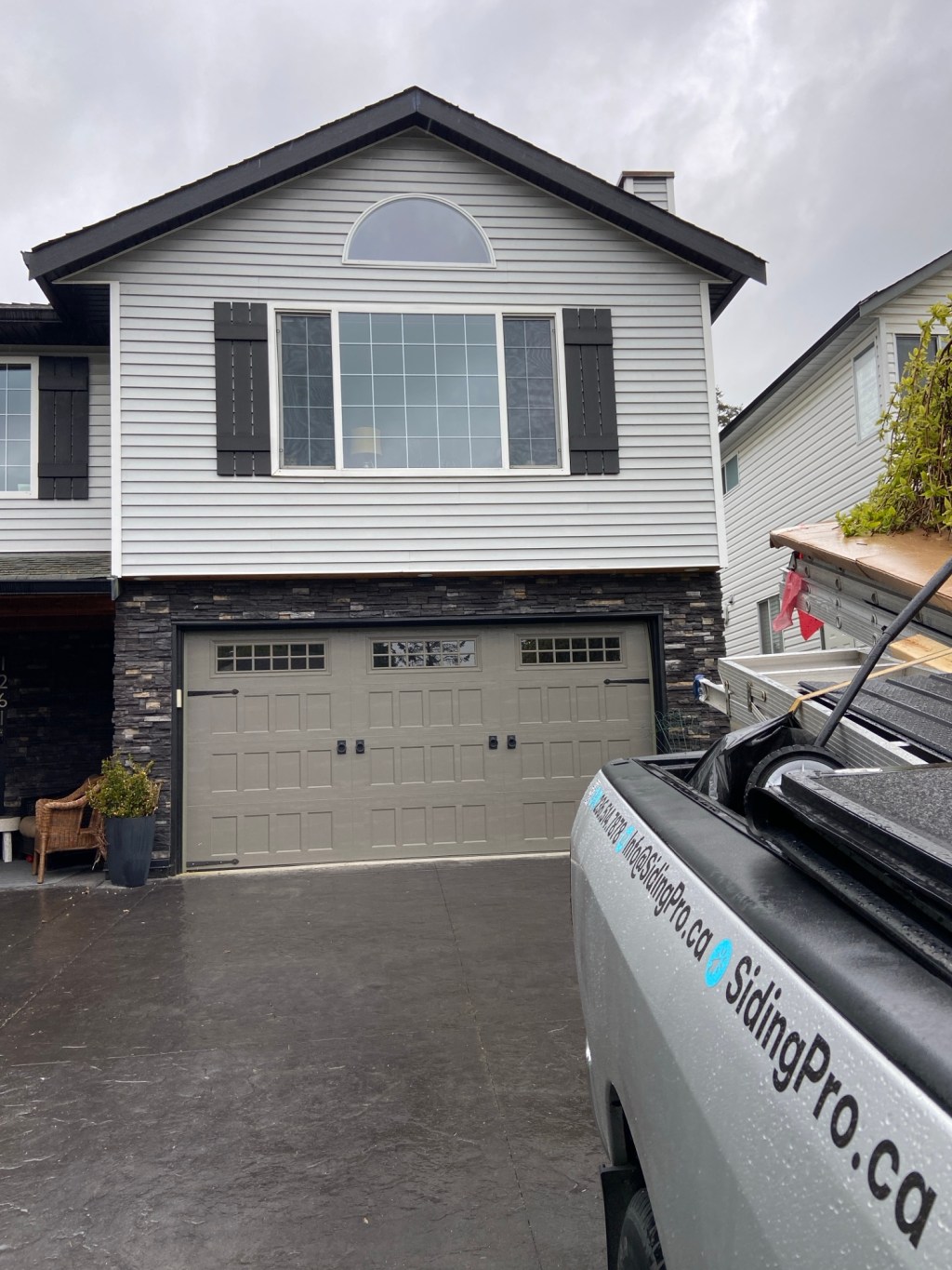 New black perforated aluminum soffits supply and&nbsp;installation.
